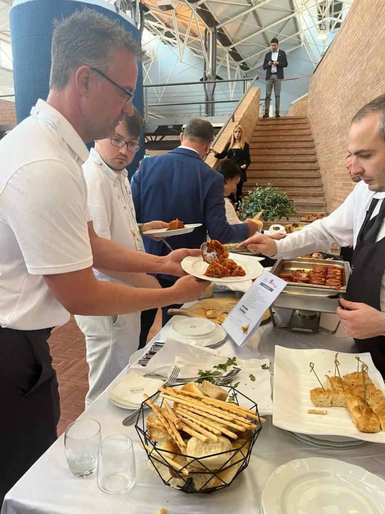 e2ff4930-b789-4cf0-9948-79b58f0a6482